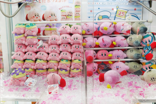 amaltheadeluna: Kirby was at alllll the arcades this time! *__* I won all the Kirbys I ever wanted!&