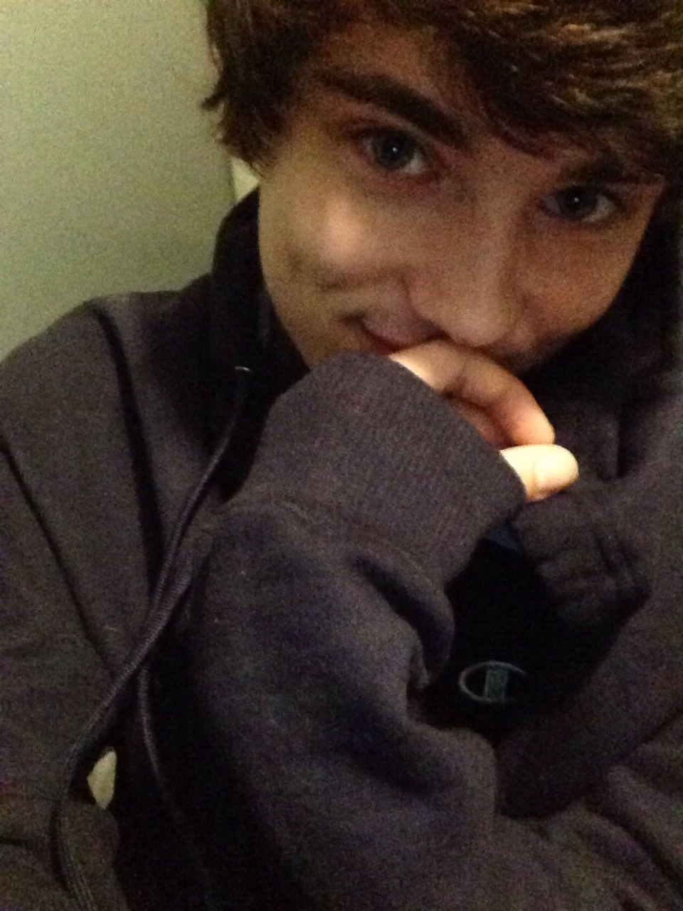 boyzwhat:  FUCK you’re hot and those eyes…..æ♥