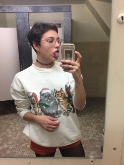 bitter-feminist:  I look so goooooood today