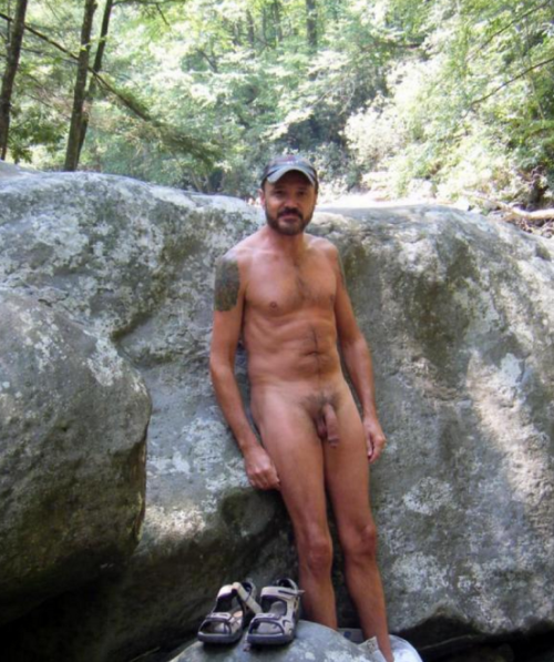 Les hommes naturistes