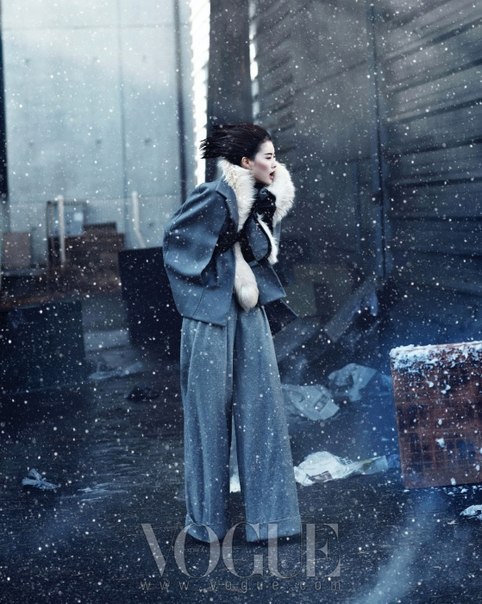 “Windy City” Vogue Korea January 2011 editorial by Hong Jang Hyun