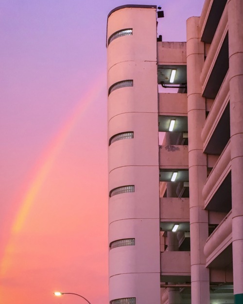 sleazeburger:I’m taking this pink double rainbow sunset as a sign… Reminder to keep dreaming of colo