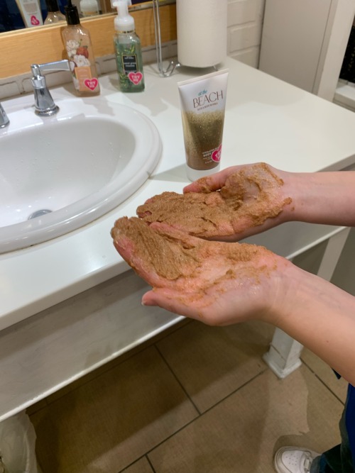 unseelie:bath and body works “shit in your hands and clap” exfoliating scrub