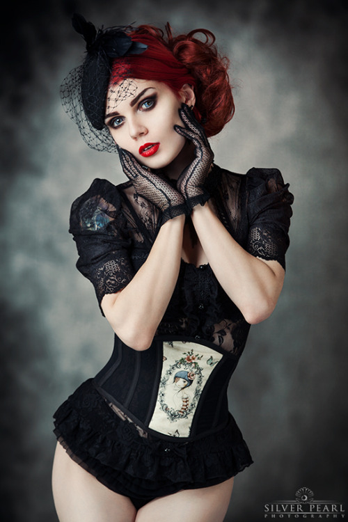 Photo: Silver Pearl PhotographyModel: ElisanthJewelry: Alchemy GothicCorset: FORGETop: The Gothic Sh