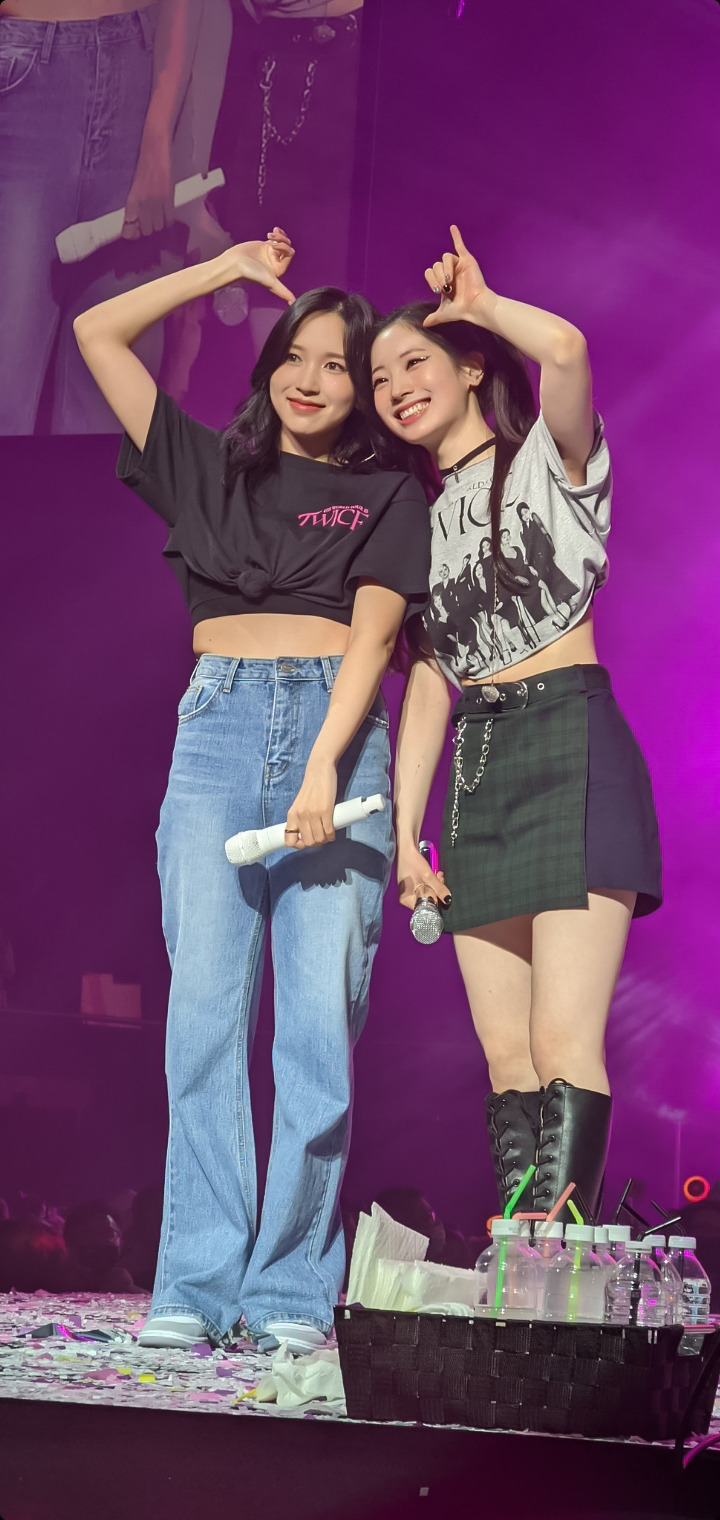 Twice In LAS 2022; Lockscreens
