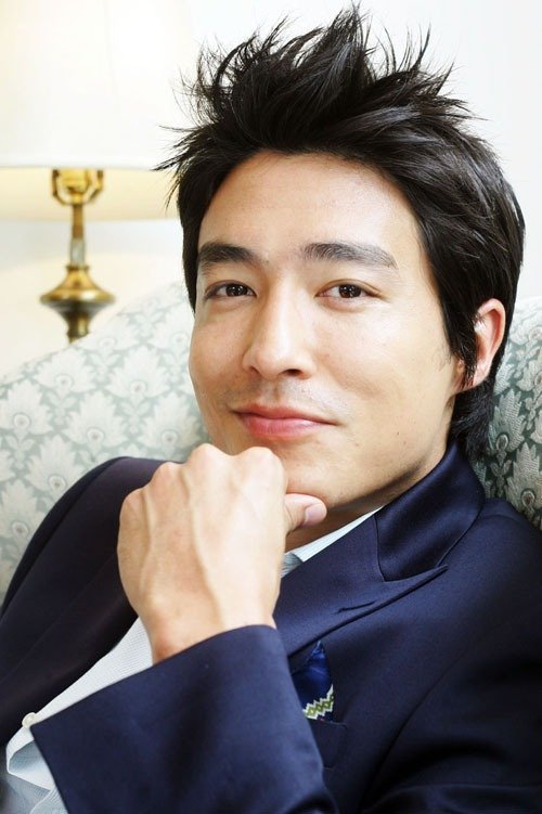 kazosa:Daniel Henney  Credit to photogs