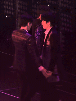 fyeahyeoljong:  21/∞ ninja YeolJong you probably haven't noticed © 수요일