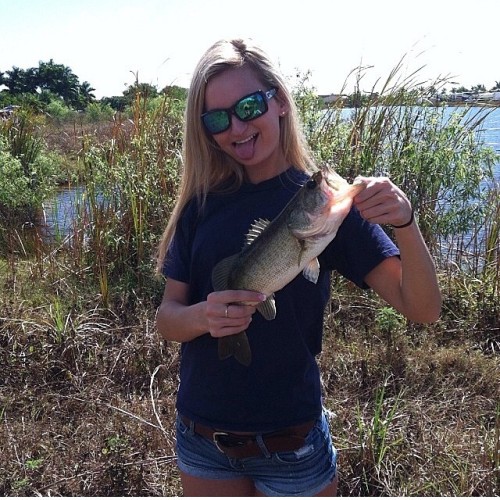 airboataddicts:By and go follow @savannahallenxo a Sunday Funday #fishing go #airboating with #airbo