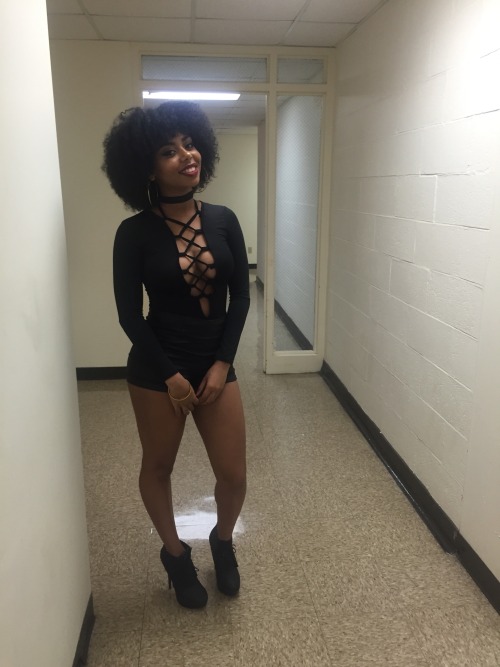 unicornsvsturtles:Happy Blackout ❣