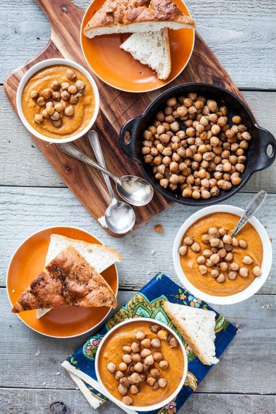 intensefoodcravings:  Spicy Almond Carrot Soup with Skillet-Roasted Chickpeas | Keepin’