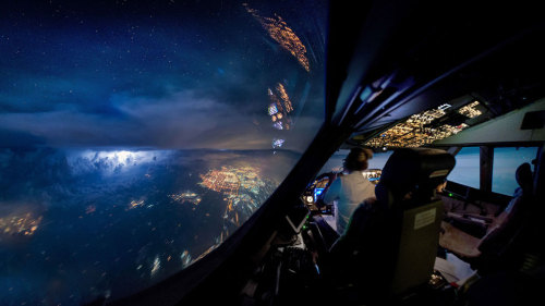 culturenlifestyle: Spectacular Views Of The Night Sky From The Cockpit Airplane pilots literally hav