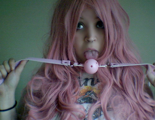 cummkitty:  have no one to play with