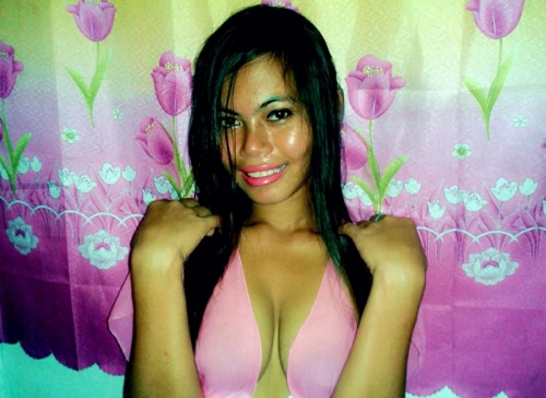 asians-247:Very sweet bikini model from Manila in the Philippines. She works on cams every day becau