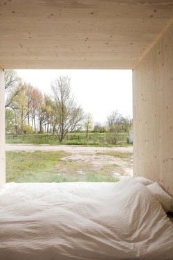 smallandtinyhomeideas: ARK SHELTER photos by sam de backer   hat tip to architizer + curbed    // s&amp;thi  mag + ig + fb 