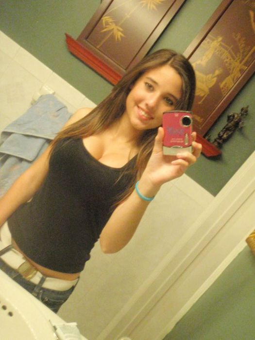 babebase:  The cute teen Angie Varona