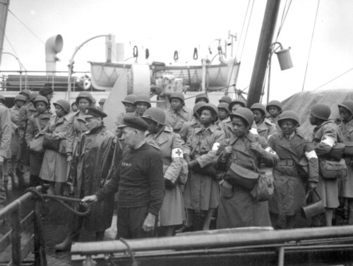  African American men and women in service during WWll Click here for more info and more images 