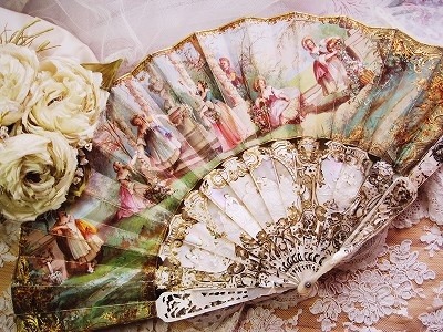queenbee1924: Â Â So lovely | Fans~Dress Forms~Mannequins) 
