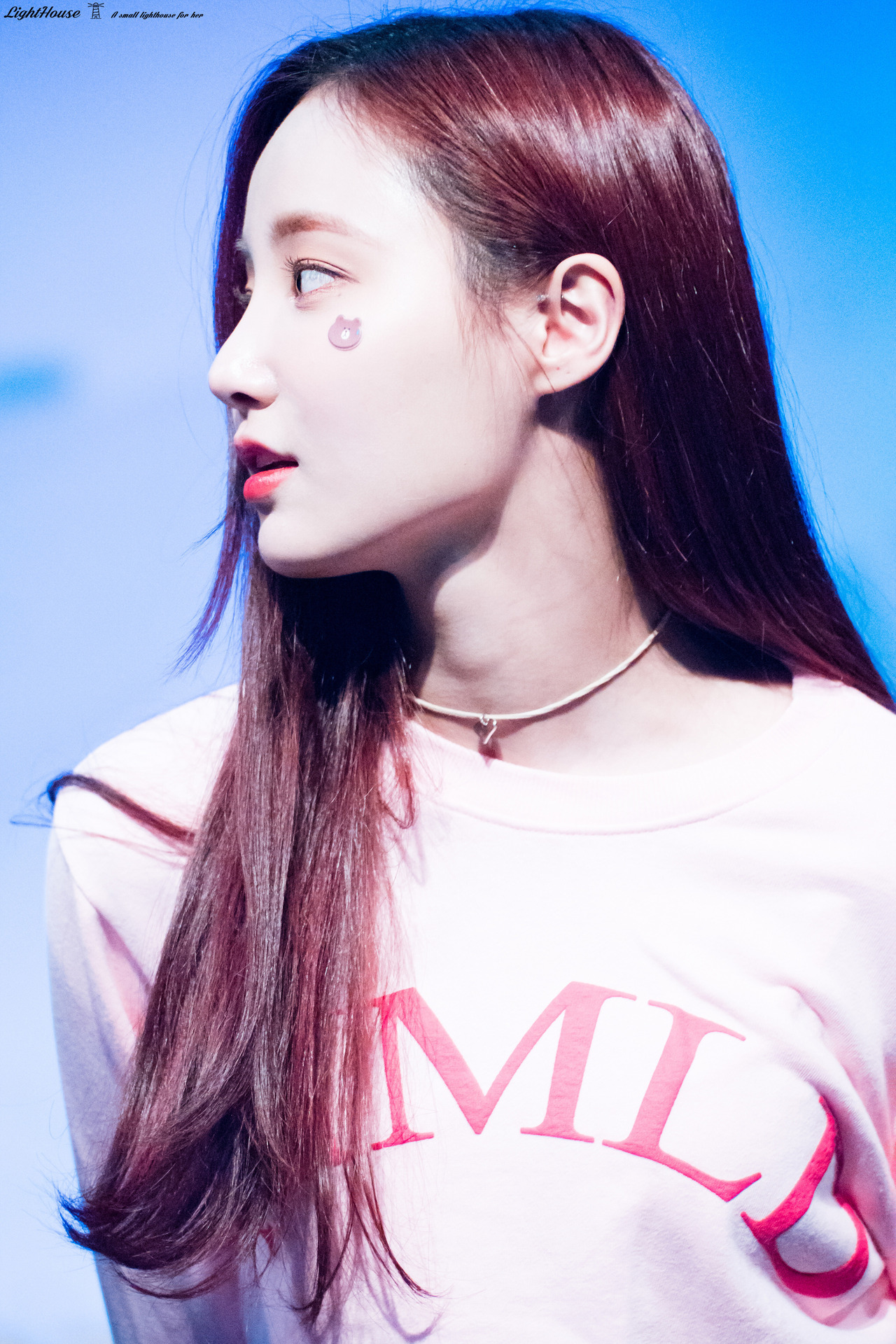 fyeah-momoland:    LightHouse | Do not edit