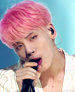 fivegems: 160529 // Jonghyun - White T-shirt @ Inkigayo