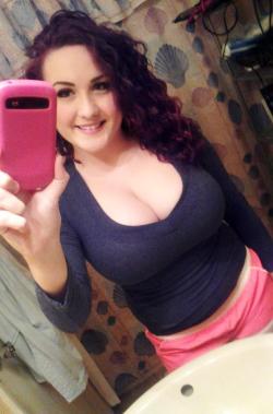 busty-teens:  Selfshot 