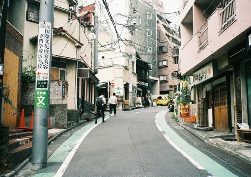 mitsutakatajiri: 東京スナップ Contax T2+AGFA vistaplus