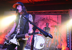 allfleshnobones:  Vic Fuentes | Pierce the