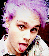 celmmings:   celmmings:  lilac michael appreciation  noa’s holidays presents: ♡