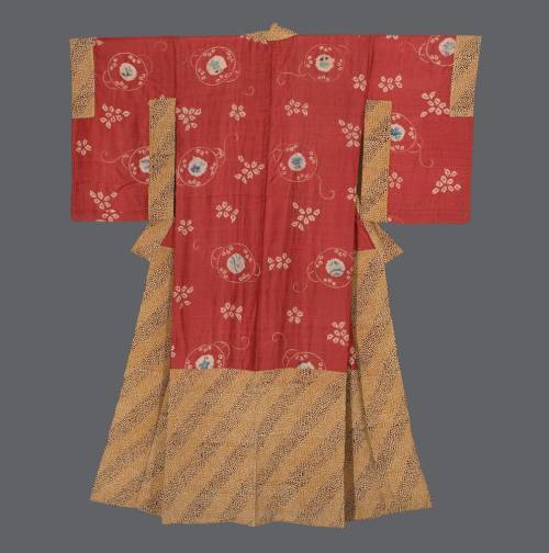 Edo Dounuki. Late Edo period (1800-1867), Japan.  The Kimono Gallery. A very fine silk inner kimono 