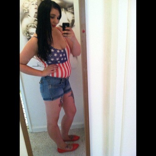 🇺🇸 Knocking me out with those American thighs. 💈