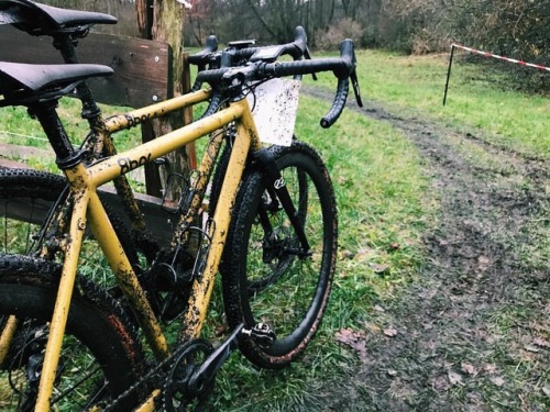 8bar-bikes: Let’s get dirty!!! ☔️ #8barmitte #8bar #8barbikes #outsideisfree #brooksengland