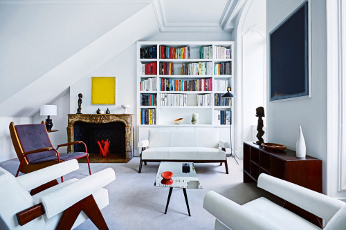 House tour: a stylish apartment with a sense of grandeur that belies its size - Vogue Living 