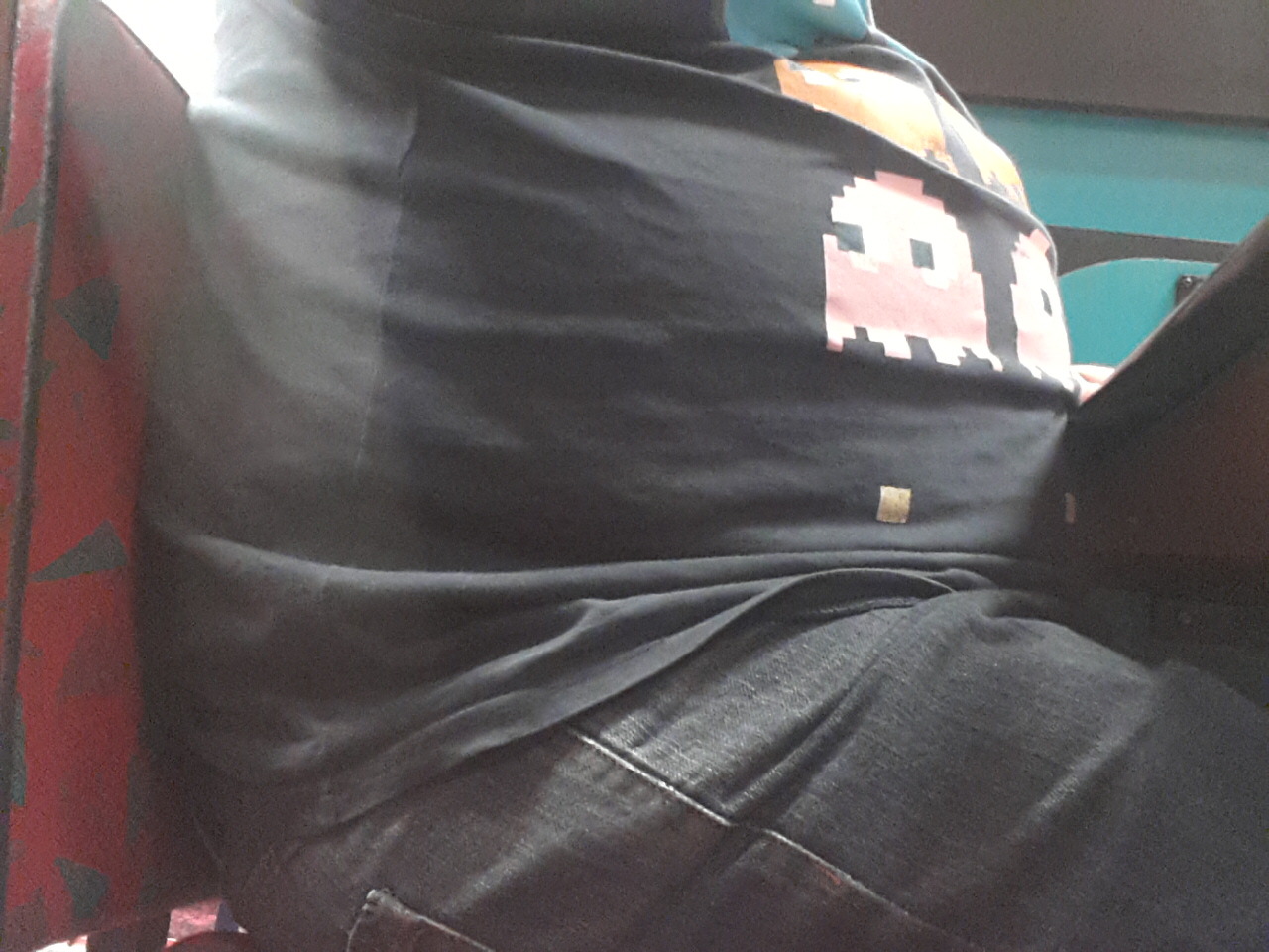 ukfa: This is what happens when you sit in certain booths with a belly, good thing