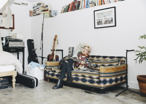 thefader:LAURA MARLING IS ALONE AND INSECURE AND GREAT AT MAKING FOLK MUSIC.