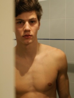 jesus-aime-la-house:  Simone Nobili 