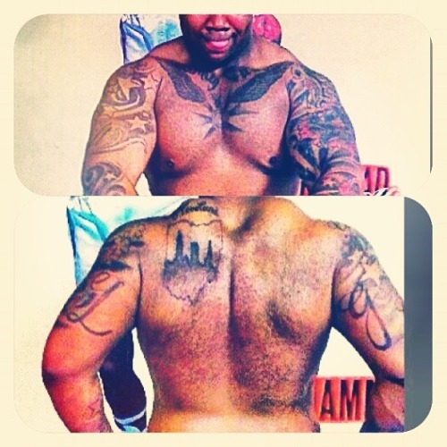 hotthickboys:  ibetalkinguap:  tmckenzie85:  Such a cutie, hottie, all of thee above  who. is. this. 😍😍😍   Follow the Blog http://hotthickboys.tumblr.com/