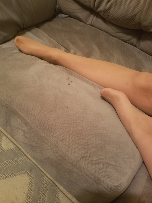 suntanpantyhoseadmirer: Wifes sexy legs