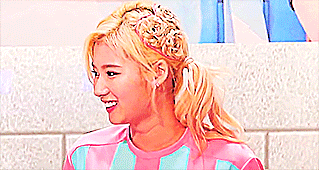 maerinah:  @taenthusiast asked me to: make a gifset of my favorite sana hairstyles 💐💕️