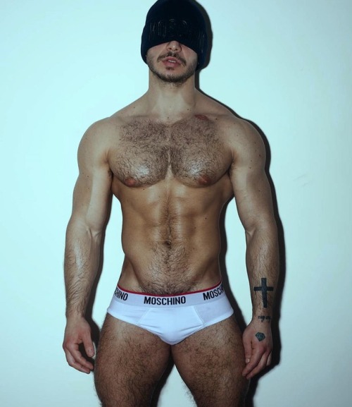 @paolo_bellucci1 - 2019-01-12 09'43'02 Find us on Twitter : @le_masculin
