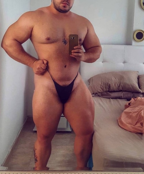 cammuscle:Beefy yes but those panties.