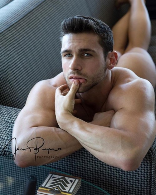 Adding a whole new meaning to couch surfing. A sexy-ass pic of @stevenmichaellove by @joembayawaphot