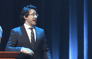 tinyblogtim:  Markiplier conducting the audience like a symphony orchestra.SXSW Gaming