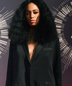 enticingviolets:  subtlecrystalorbs:  effyeahsol-angel:  2014 VMAs   Slayed  Wife