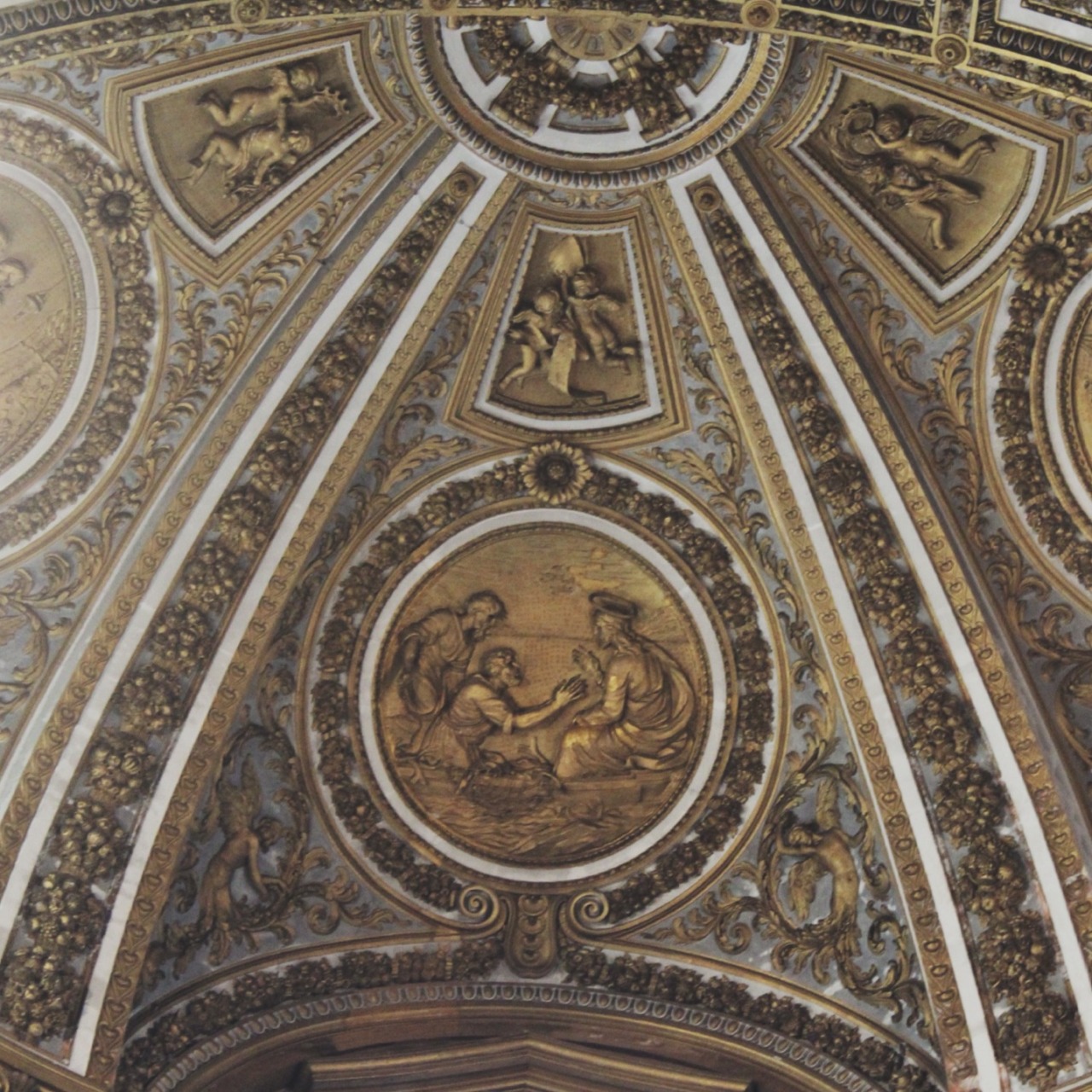 distorment:  St. Peter’s Basilica // insta: @cl.sy 