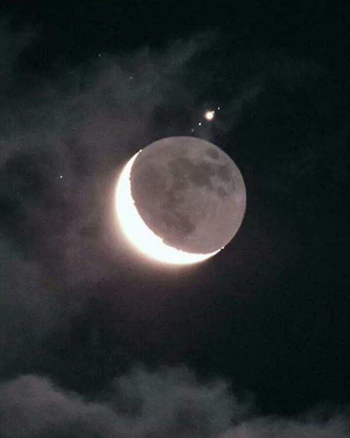 yourestella: Jupiter with its moons and the Moon. &lt;3 &lt;3 &lt;3