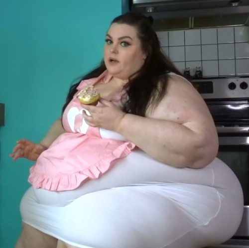 onlyfats23:  palmfeeder:  gluttony-to-capacity: porn pictures