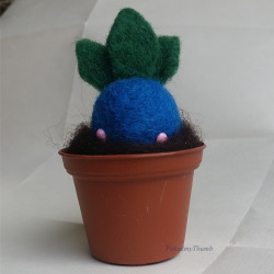 pokedmythumb:Little oddish hiding in a pot and out of it :)