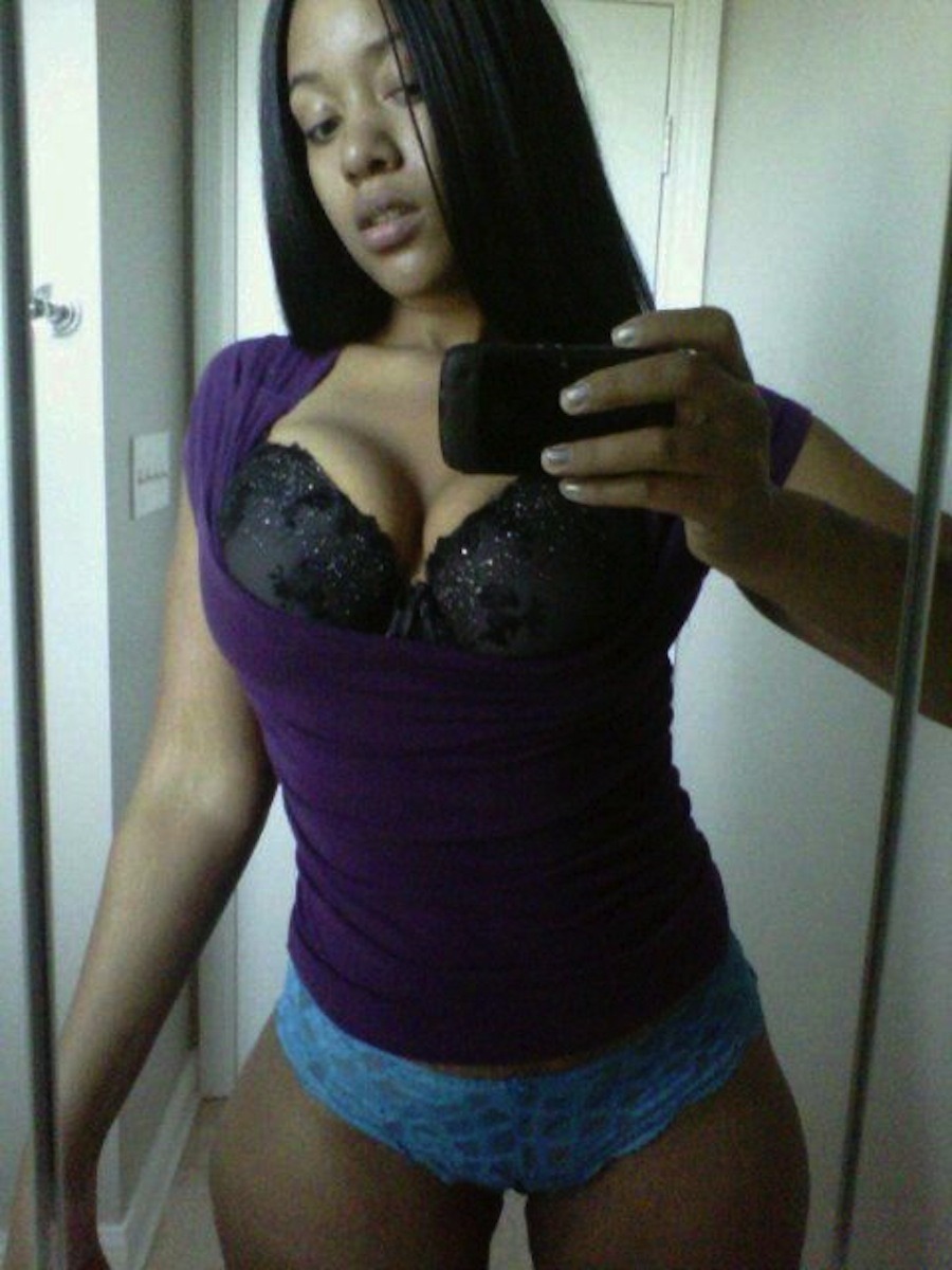 badbroads:  http://badbroads.tumblr.com/ TJ’s Bad Broads: The #1 Source For The