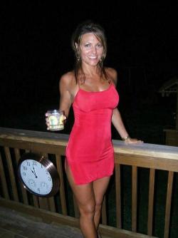 meetyourmilf:  Thousands of MILFs in your