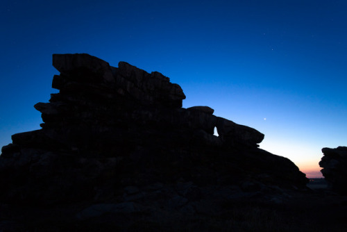 Early sun, Sunrise, Dawn and Stars at Devil&rsquo;s Wall by Martin Stelbrink