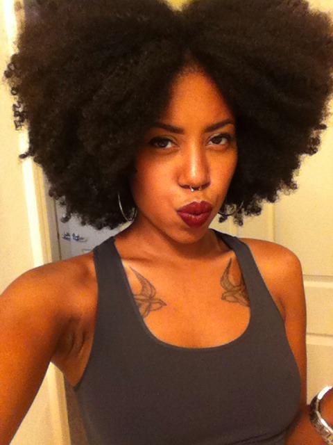 untouchmyhair:  bloodybloodorange:  Big hair, bigger dreams  I love when y’all tag me ^_^